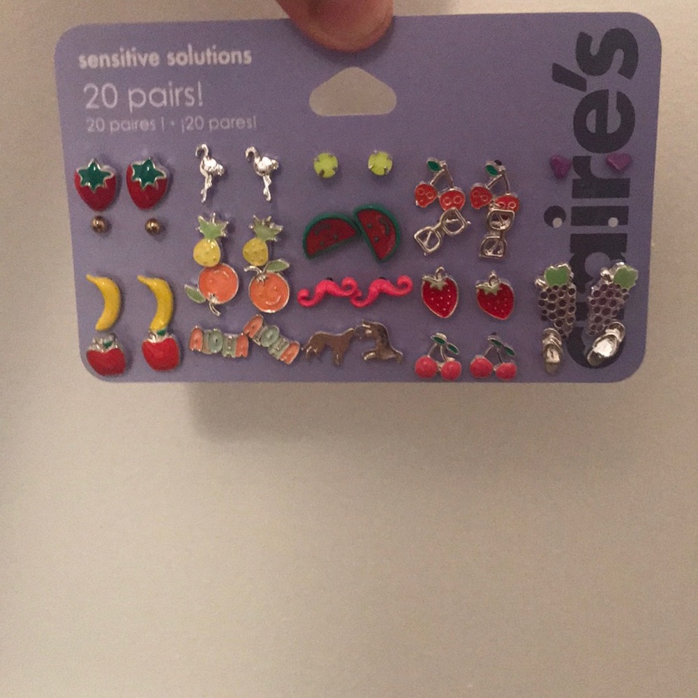 19 pairs of claire’s earrings